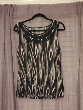 Women's Black & White Sleeveless Patterned Tank with Decorative Neckline